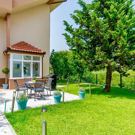 Apartament Ena *